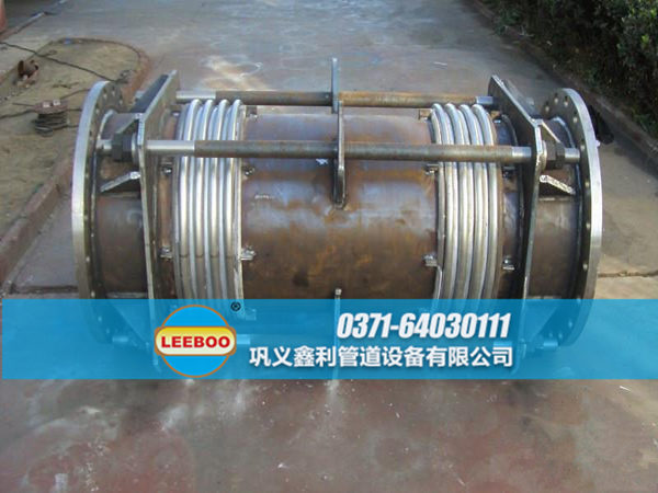 未噴漆的大拉桿橫向波紋<a href=http://www.syzhcd.com target=_blank class=infotextkey>補(bǔ)償器</a>