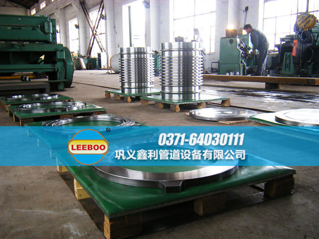 鑫利<a href=http://www.syzhcd.com target=_blank class=infotextkey>補償器</a>組裝車間
